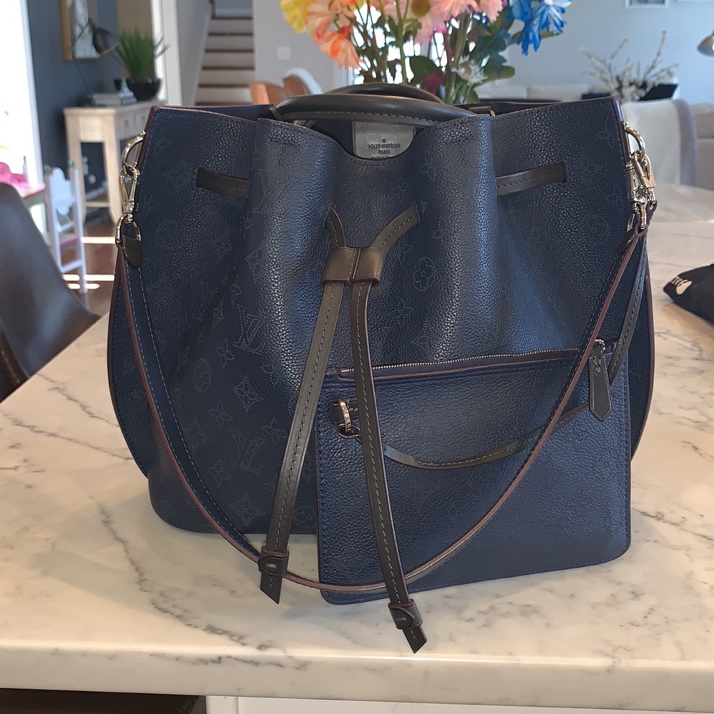SOLD Louis Vuitton Girolatta Mahina